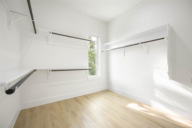 Building Photo - 2115 Dan St