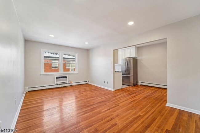 Building Photo - 476 Joralemon St