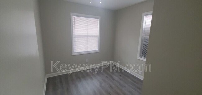 Building Photo - 1120 Dodge Ln