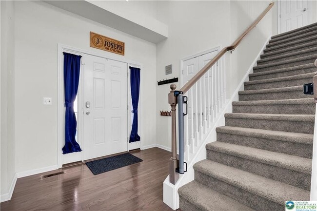 Building Photo - 4247 Beech Dr