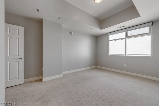 Building Photo - 150 S Las Vegas Blvd