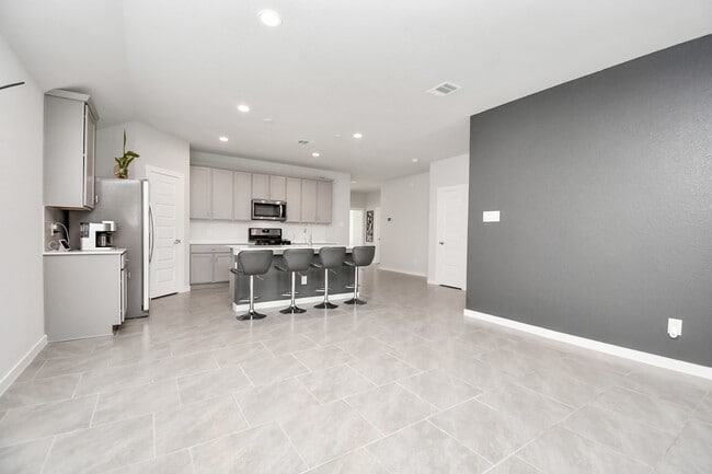 Building Photo - 7431 Teton Creek Trace