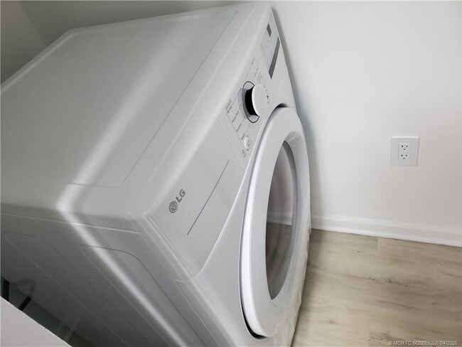 Building Photo - 3617 NW Adriatic Ln