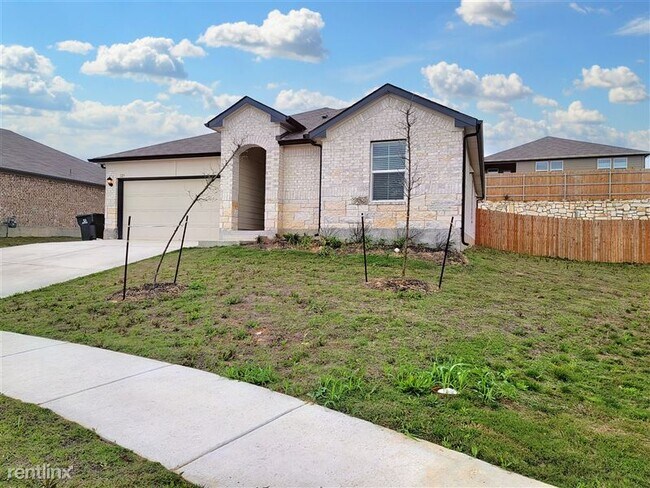 Building Photo - 125 Solitude Dr