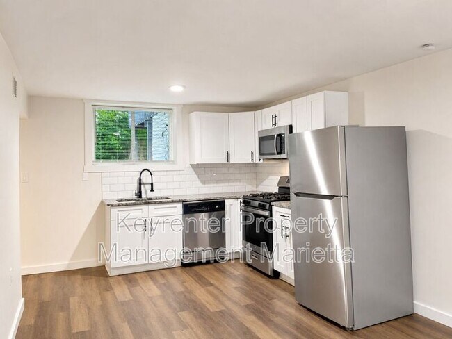 Building Photo - 1138 Gerald Pl SW