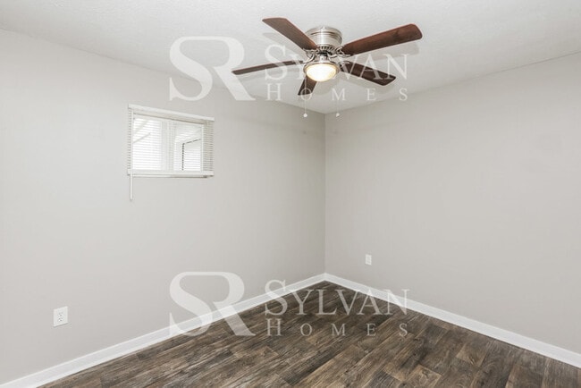 Building Photo - Spacious one-level living