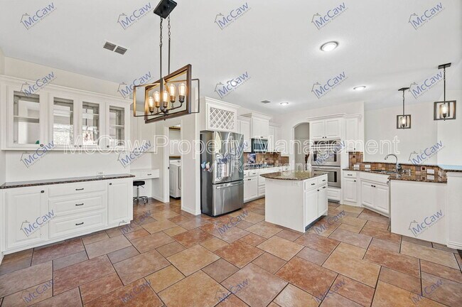 Building Photo - 5117 Holly Hock Ln