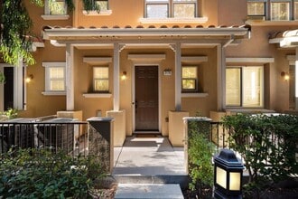 Building Photo - Modern 3-Bed, 3-Bath Home in Desirable San...