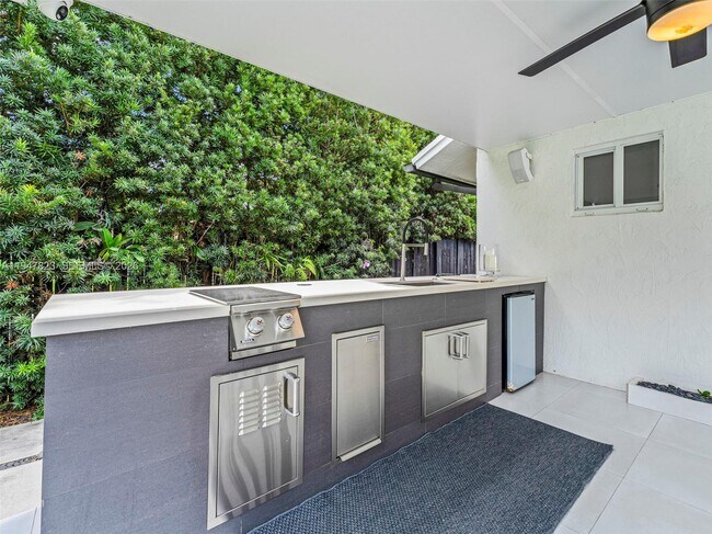 Building Photo - 7753 NW 189th St