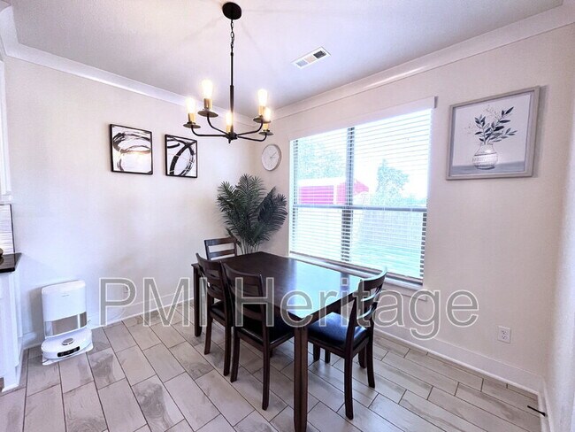 Building Photo - 2061 Larry Ln