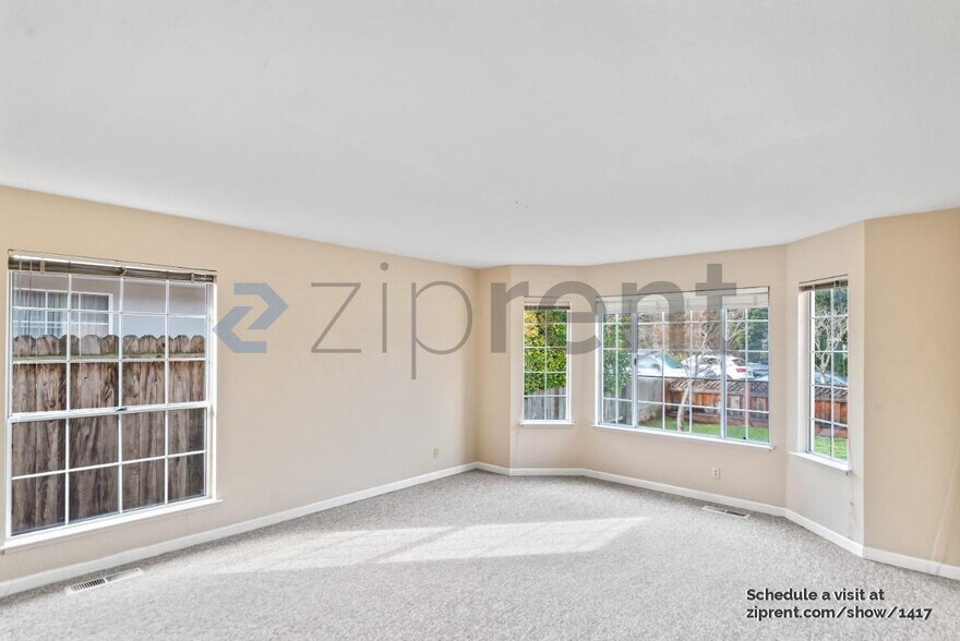 Building Photo - Unit