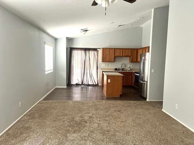 Building Photo - 28496 N Dolomite Ln