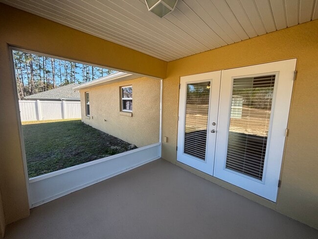 Building Photo - Great 3/2 in ideal location