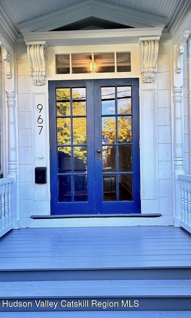 Building Photo - 967 Columbia St