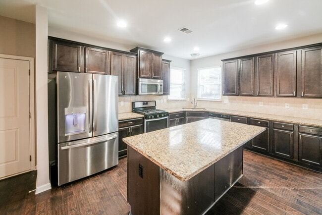 Building Photo - 4025 Tarnwood Pl