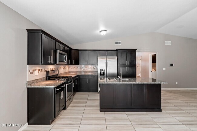 Building Photo - 1908 Thomas Lackland St