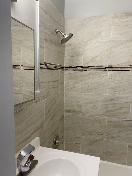 Building Photo - 57 Vine St