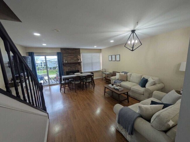 Building Photo - 1054 Rockport Dr