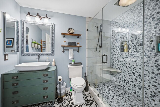 Building Photo - Spacious Home in a Great Leesburg Location