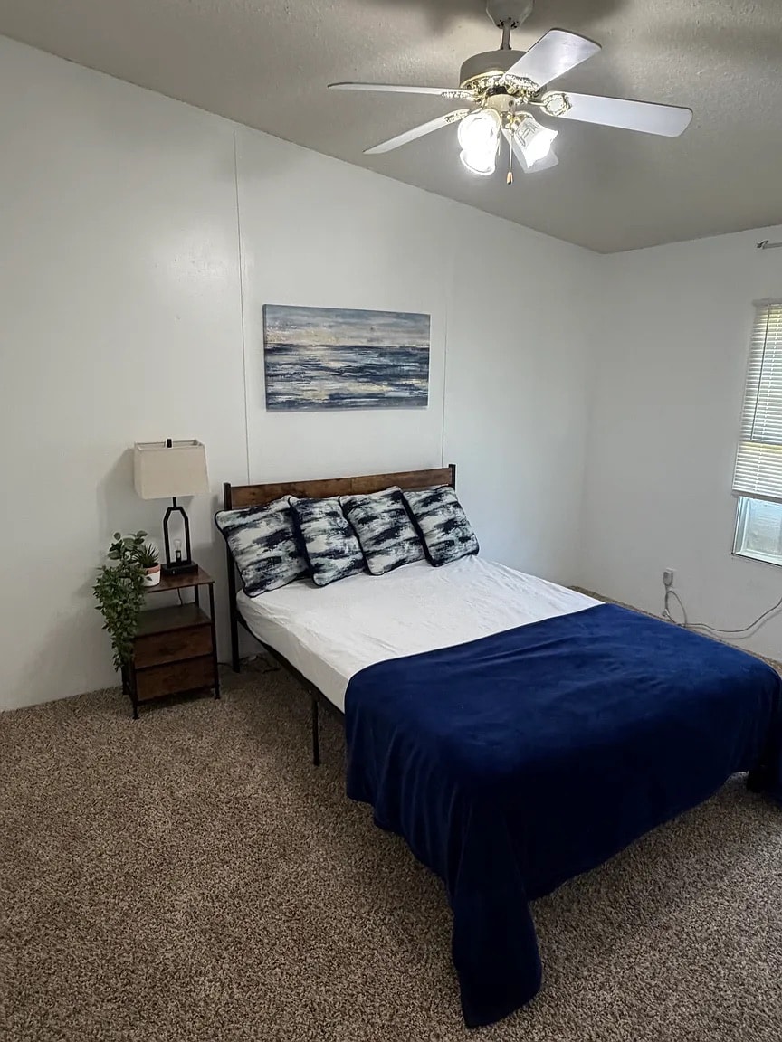 Building Photo - Room in Apartment on Bonita Verde Dr