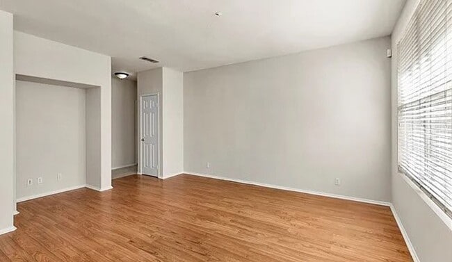 Building Photo - 308 Terra Bella