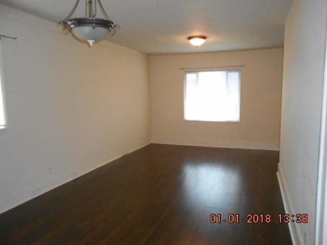 Building Photo - 2bd 1ba Home Washer and Dryer