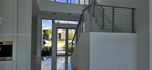 Building Photo - 16644 Botaniko Dr N