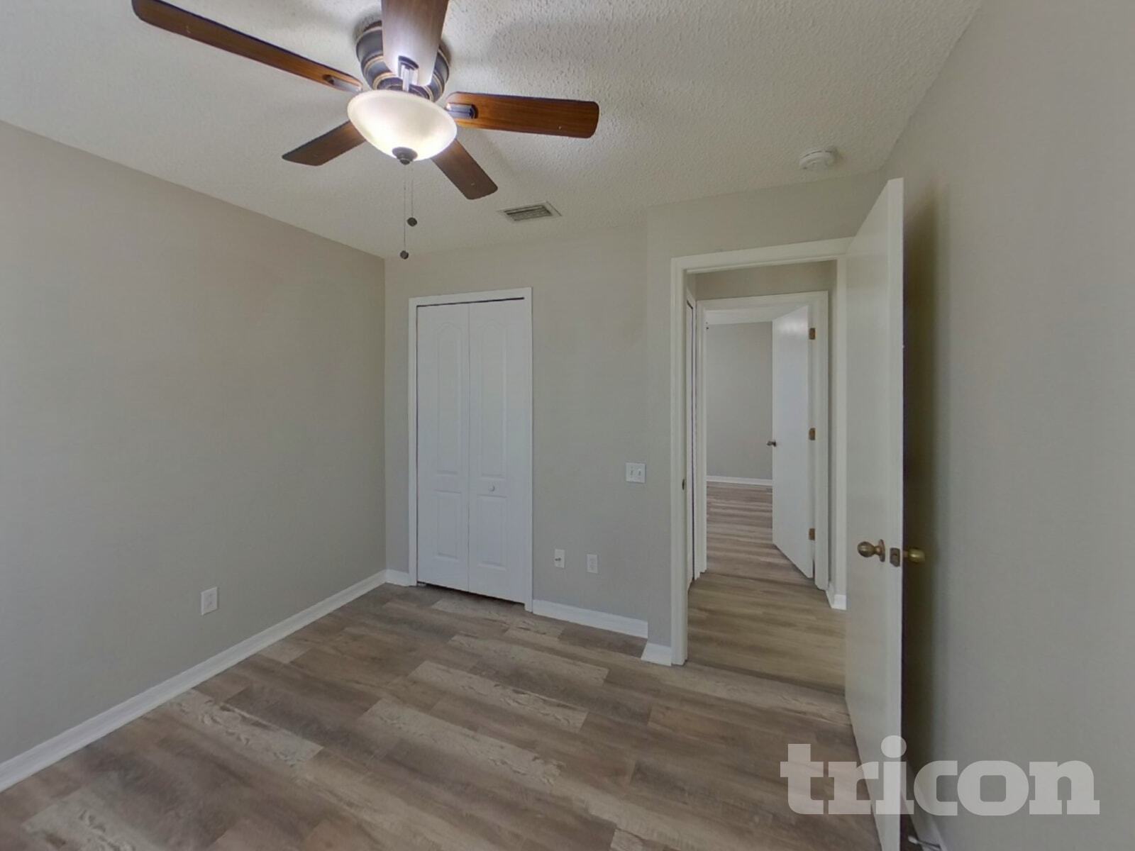 Building Photo - 233 Lakeway Ln