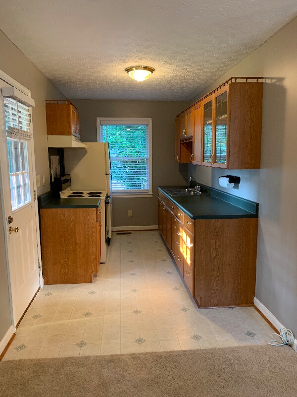 Building Photo - 1740 Brompton Square