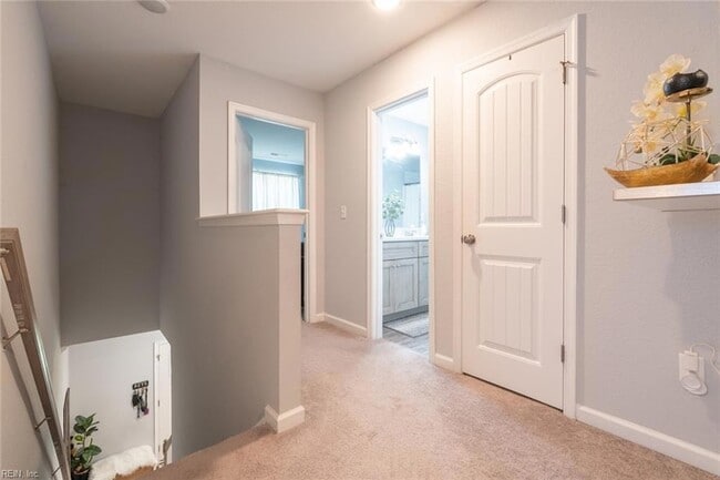 Building Photo - 409 Draper Dr