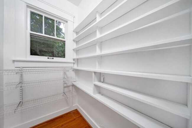 Building Photo - Charming 3BE/2BA cottage in a great location of Belmont-Hillsboro!