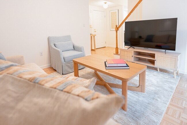 Building Photo - 5 Davis Ave