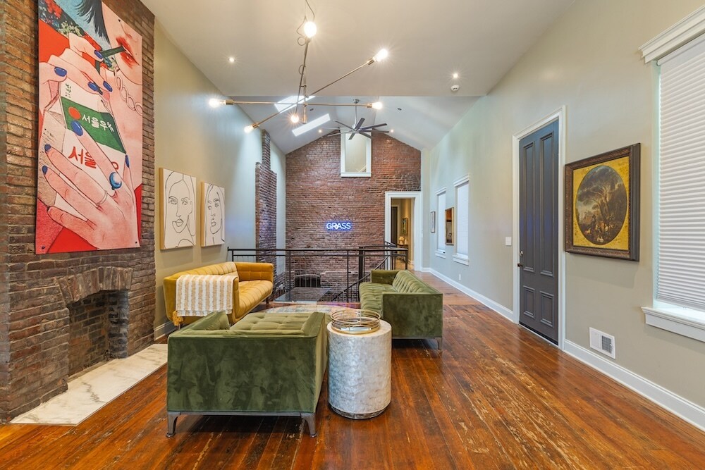 Building Photo - 717 Lampton St