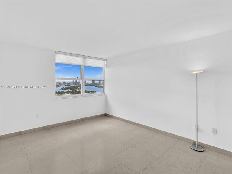 Building Photo - 650 West Ave