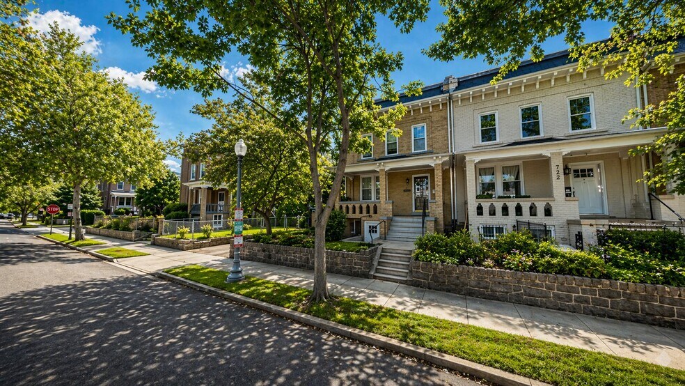 Building Photo - 720 Quebec Pl NW