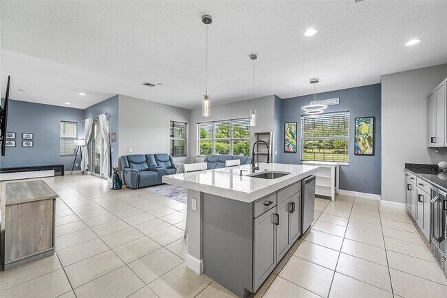 Building Photo - 15406 Goldfinch Cir