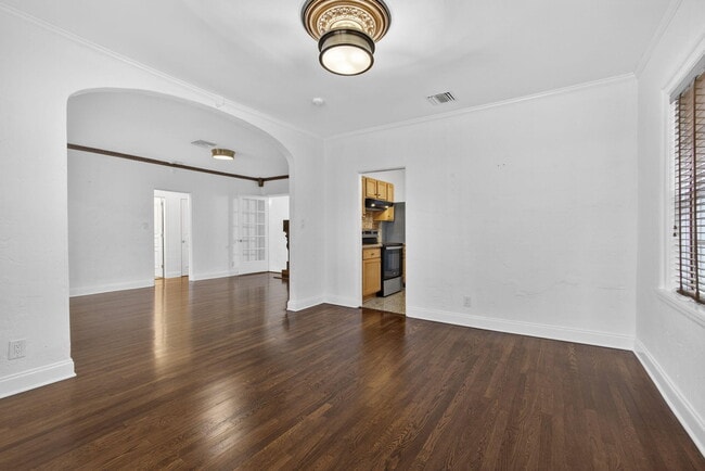 Building Photo - 616 Upland Rd