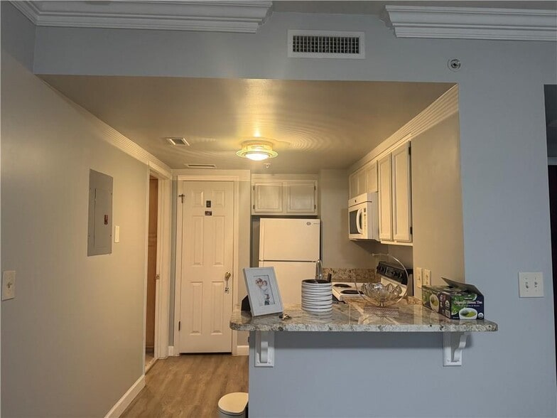 Building Photo - 199 14th St NE