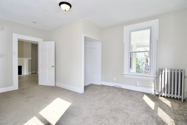 Building Photo - 58 Howes St
