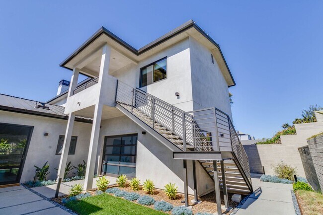 Building Photo - Ultra Luxury Guest House w/Private 200sf B...