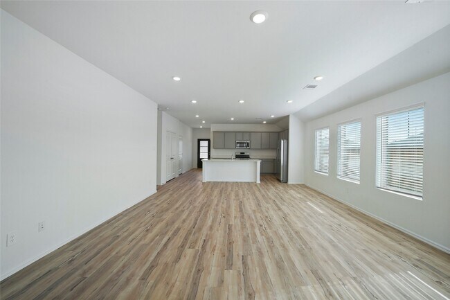 Building Photo - 307 Flower Reed Ct