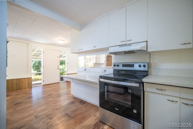 Building Photo - Move in Ready! 1 BD 1 BA home in Aiea ($300 off the first month’s rent if moved in before Decembe...