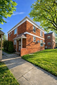 Building Photo - Renovated 2-Bedroom Apartment in Cleveland