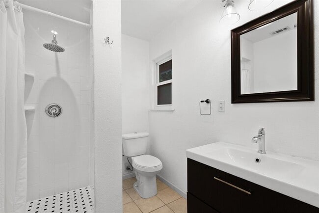Building Photo - 508 Harway Ct