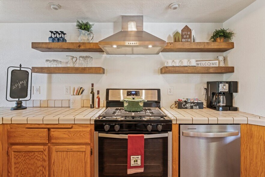 Building Photo - 31393 Lightfoot Way