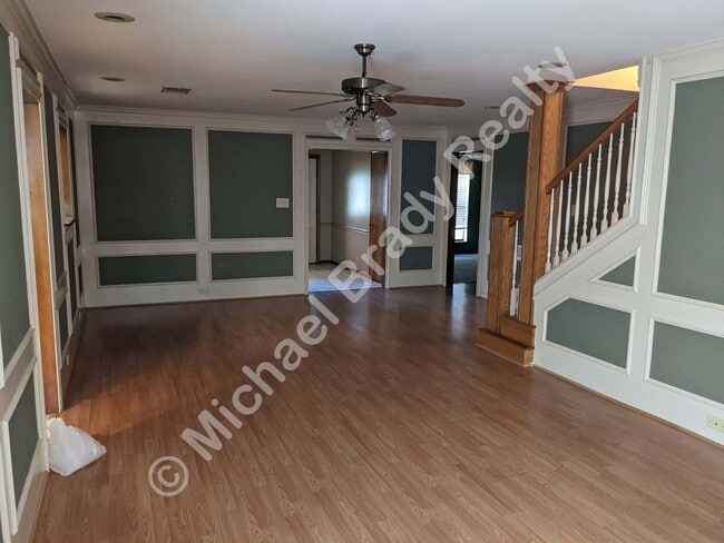 Building Photo - Beautiful home