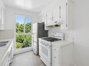 Building Photo - 6828 Fulton Ave