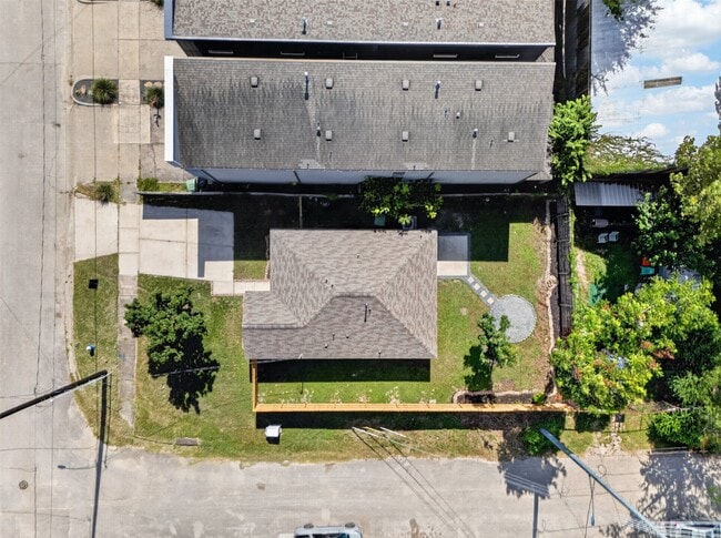 Building Photo - 1302 Shearn St