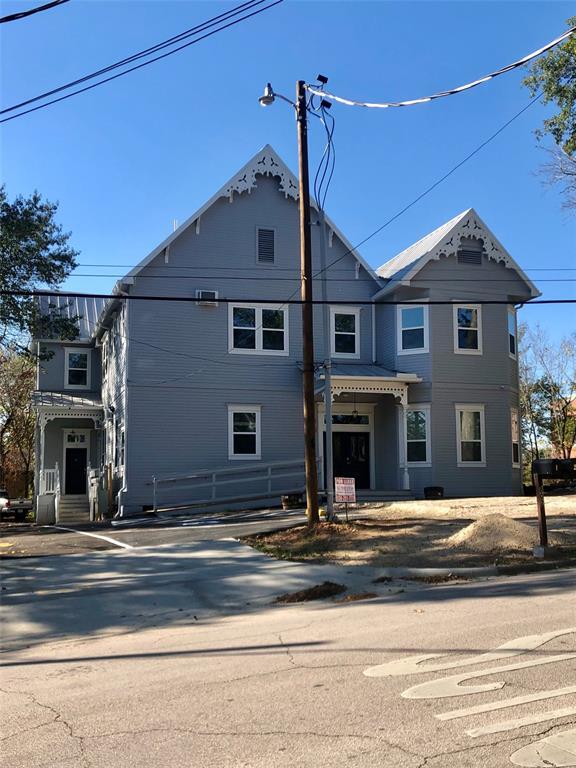 Building Photo - 802 University Ave