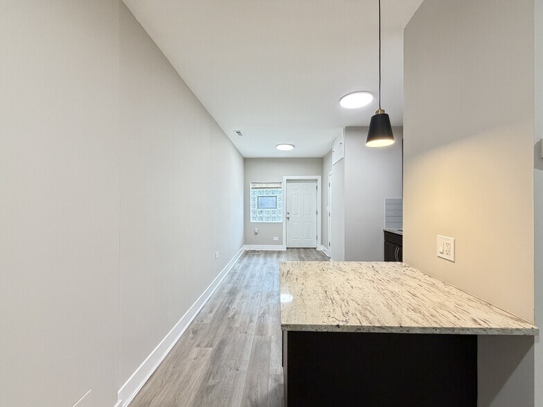 Building Photo - 4020 N Bell Ave